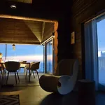 Levi And Sky Luxury Chalet *