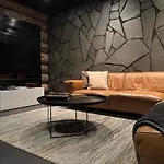 Levi And Sky Luxury Chalet *