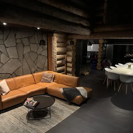 Levi And Sky Luxury Chalet